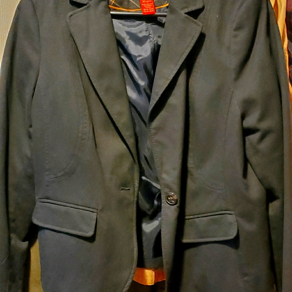 Women's jacket and pants suit